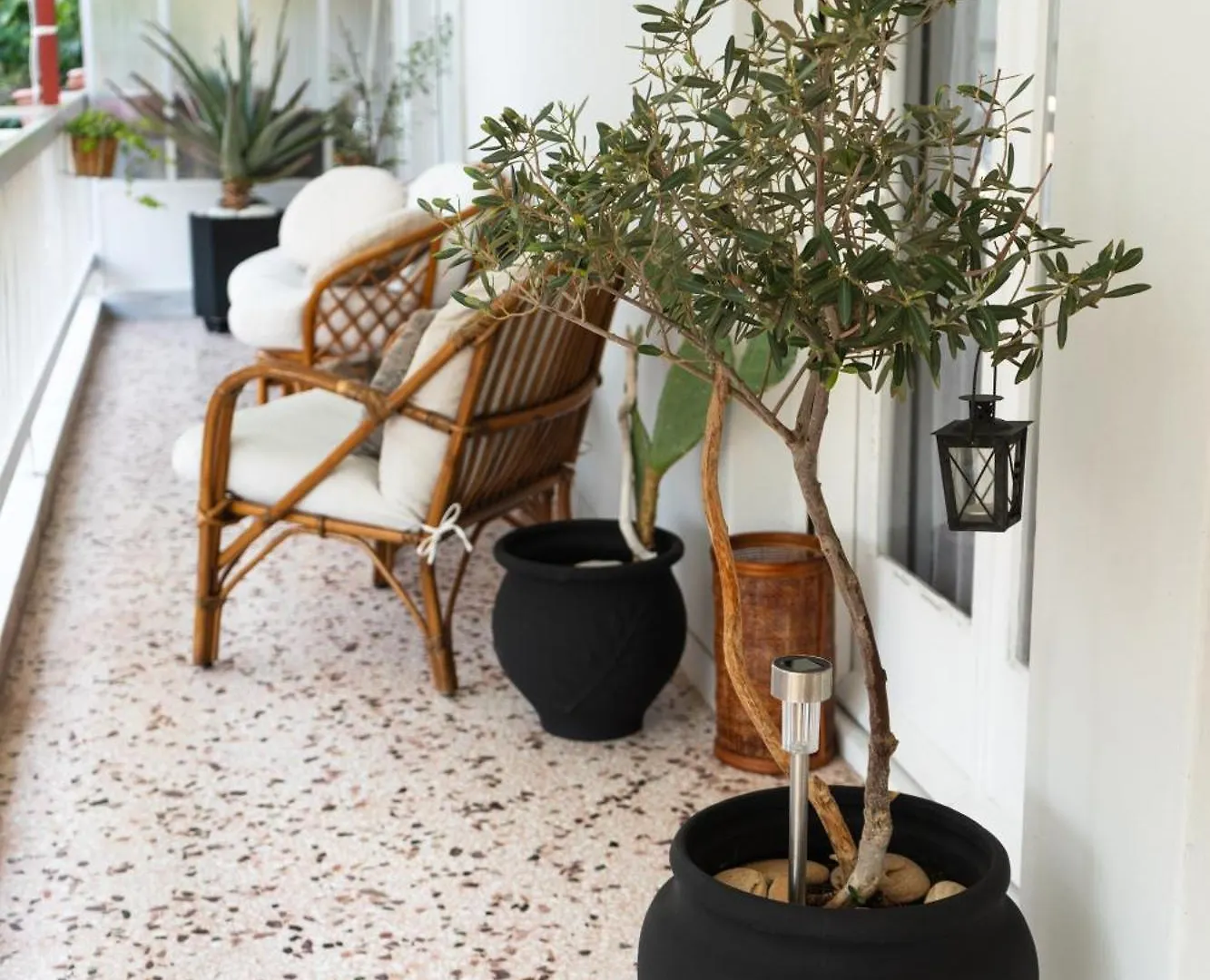 Spacious 82 M2 Two Bedroom Classy Apartment Near City Center Thessaloniki Greece