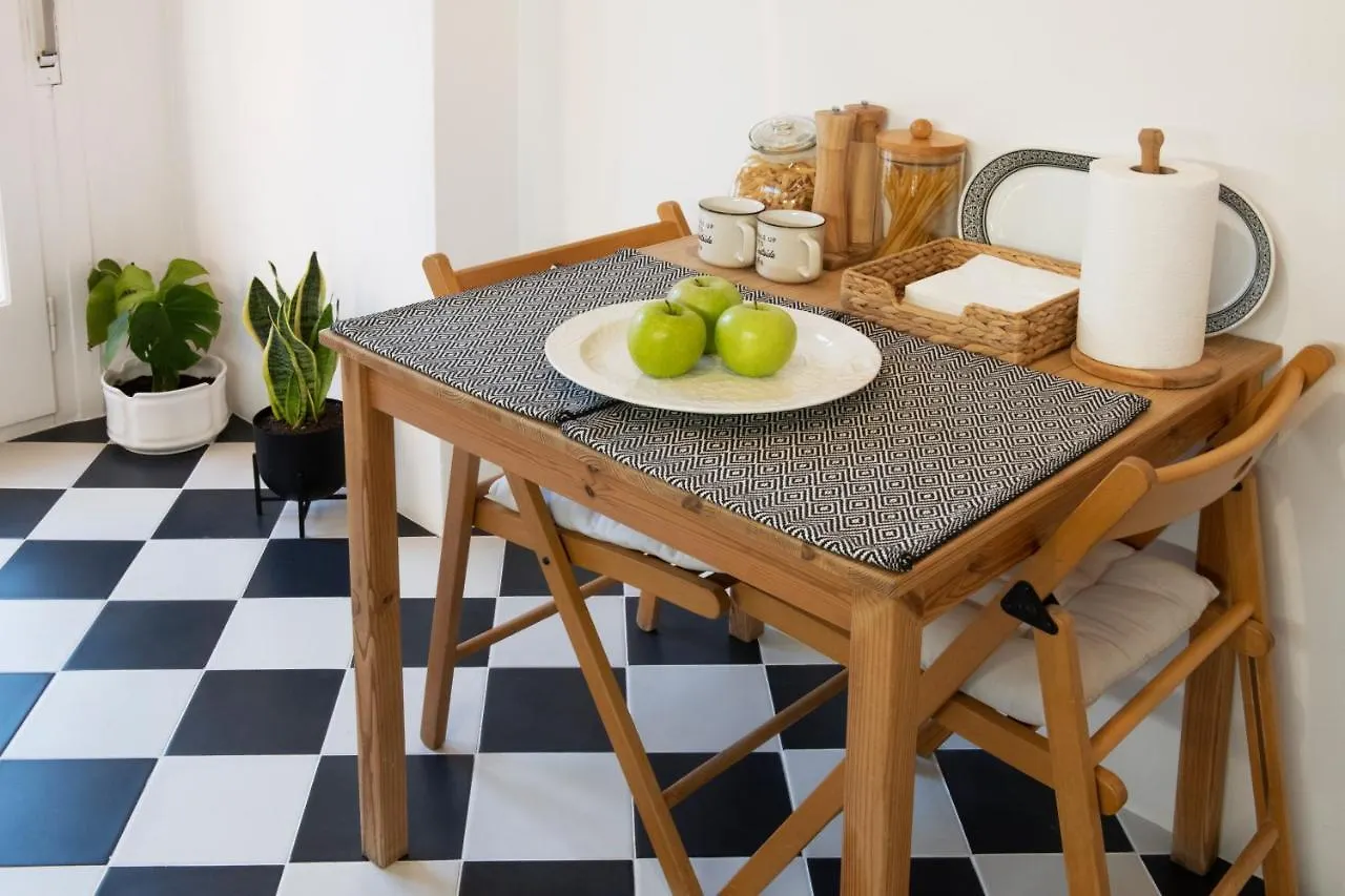 Spacious 82 M2 Two Bedroom Classy Apartment Near City Center Thessaloniki Greece